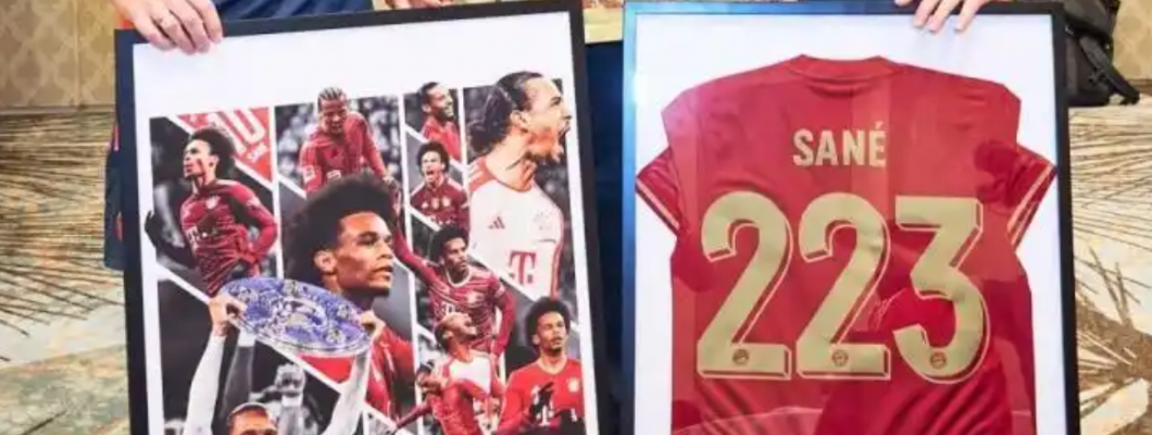 Il Bayern ha celebrato la cerimonia d'addio per Sané Il Bayern ha celebrato la cerimonia d'addio per Sané